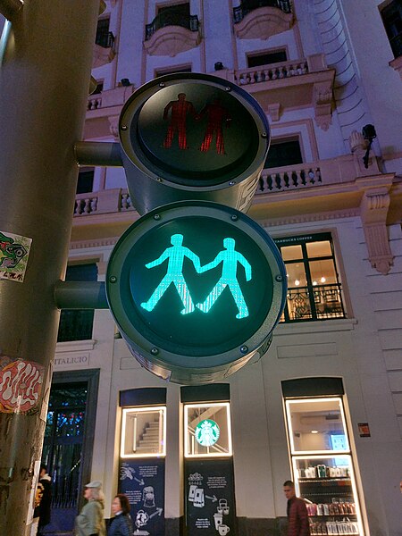 File:Gay themed pedestrian traffic light on Plaza Espana Madrid.jpg