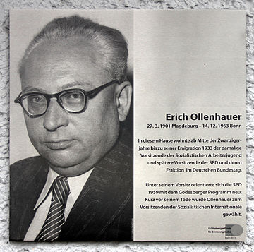 File:Gedenktafel Trautenauer Str 6 (Karlh) Erich Ollenhauer.jpg