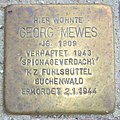 Deutsch: Stolperstein für Georg Mewes vor dem Gebäude Hasselwisch 5 in Hamburg-Wohldorf-Ohlstedt.