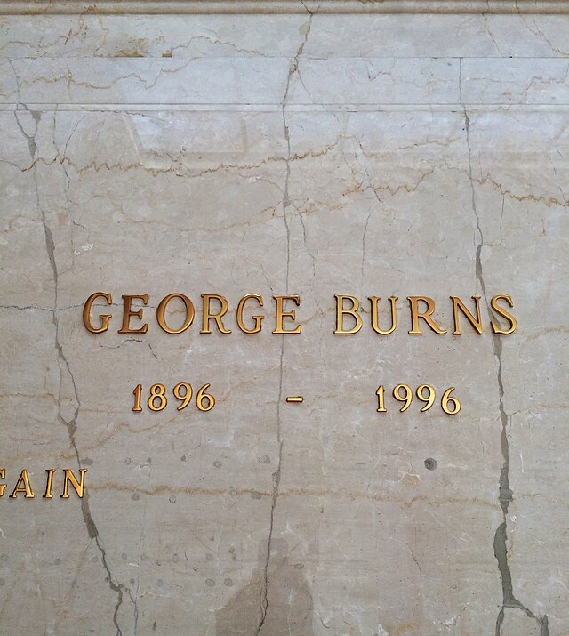 File:George Burns Grave.JPG - Wikipedia