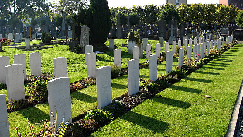 File:Gravestones in Ypres Town CWGC Cemetery.jpg