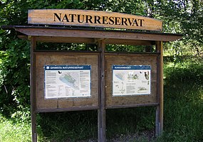 En informationstavla för Grimsta naturreservat.