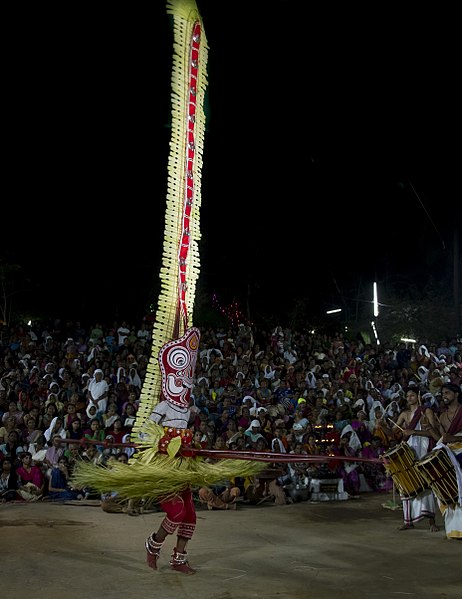 File:Gulikan theyyam 1.jpg