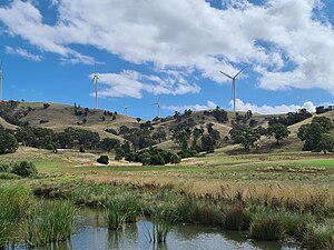 Gullen Range Wind Farm and Wollondilly River at Pomeroy in 2021.jpg