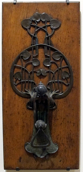 File:Gustav gurschner, maniglia per porta, 1897.JPG