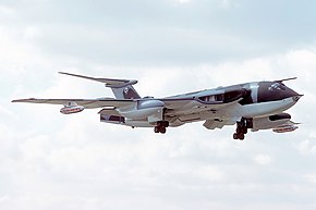 飛行するヴィクター K.2 XL161号機 (1979年9月14日撮影)