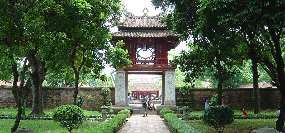 Bạn có biết gì về Văn Miếu - Quốc Tử Giám không? Hãy xem hình ảnh này và khám phá thông tin thú vị về địa điểm này trên trang Wikipedia tiếng Việt.