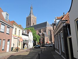 Hasselt, kerk in straatzicht, 2011