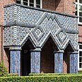 Deutsch: Portal des Siedlungsbaus Haynstraße 2, 4 in Hamburg-Eppendorf. This is a photograph of an architectural monument. It is on the list of cultural monuments of Hamburg, no. 29253.