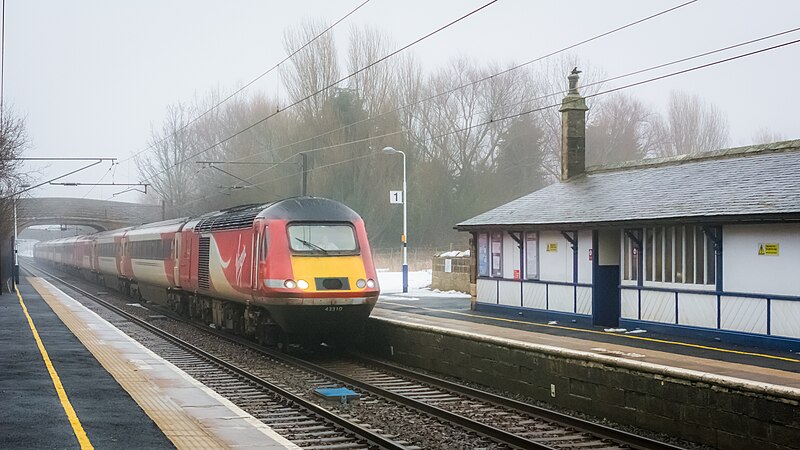 File:Highland Chieftain passing through Acklington Station - geograph.org.uk - 5704917.jpg