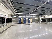 屯馬綫月台北端設有洗手間（2022年10月）