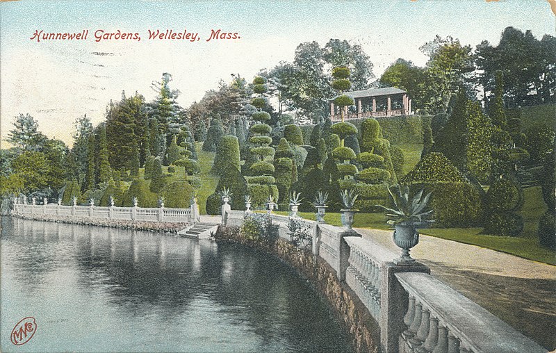 File:Hunnewell Gardens, on the shore of Lake Waban, Wellesley, MA (1909).jpg