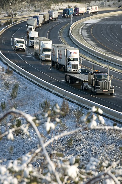 File:I-5 north of Albany (5495543436).jpg