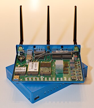 The Turris Omnia without its cover Interior of Turris Omnia router.jpg