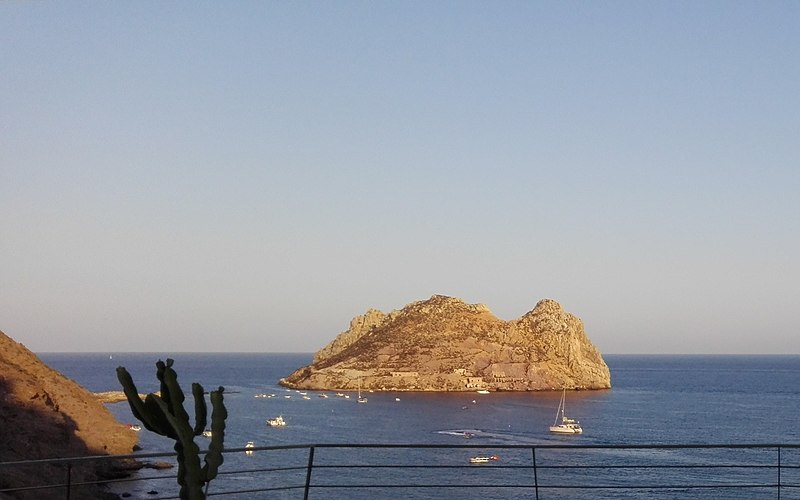 File:Isla del Fraile (Águilas) 01.jpg