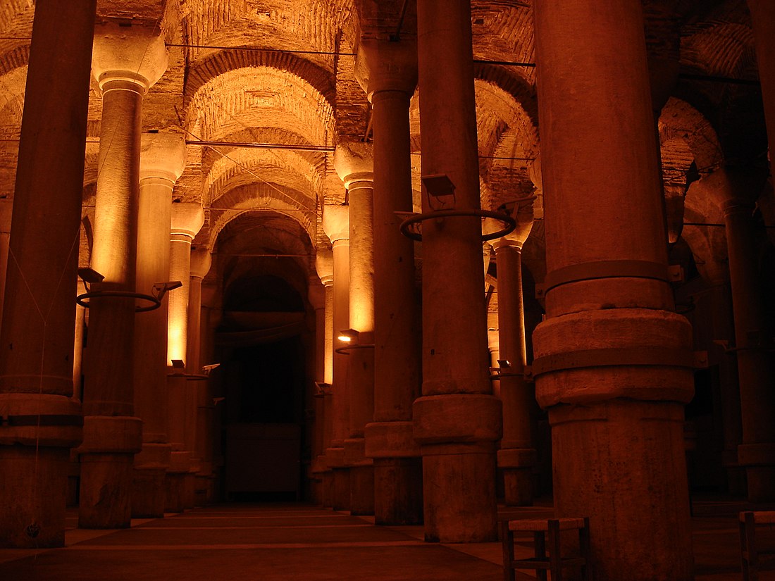 File:Istanbul cistern Binbirdirek.jpg