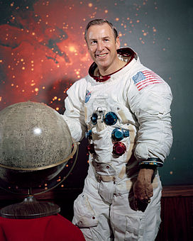 Jim Lovell - Apollo 8, Apollo 13
