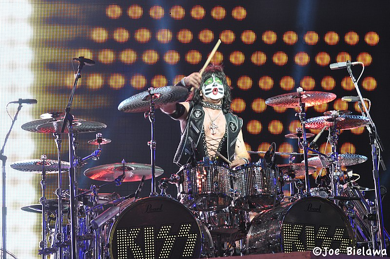 File:KISS -DSC 1427- 8.29.12 (7894050232).jpg