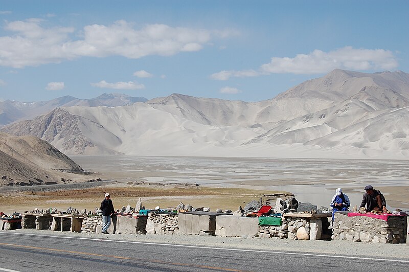 File:Karakoram Highway.jpg