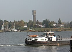 Le Lek entre Kinderdijk et Krimpen aan de Lek.