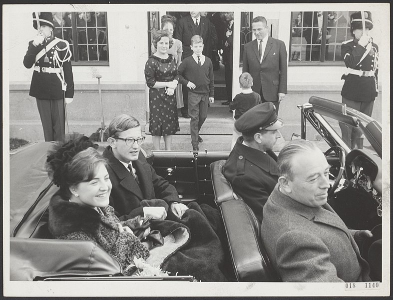 File:Koninklijk huis, prinsessen, auto's, Margriet, prinses, Bestanddeelnr 018-1140.jpg