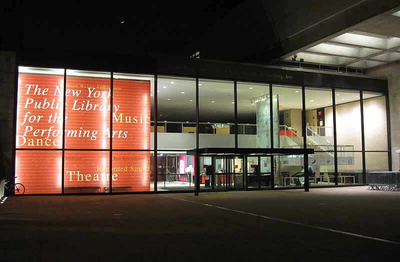 File:Lenox Square entrance.jpg - Wikipedia