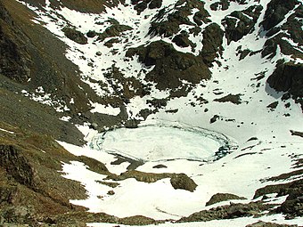 Vista del lago della Malgina a giugno