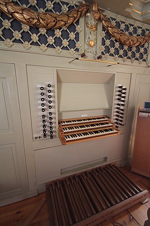 Leer - ev Lutherkirche - Orgel - Spieltisch 1.jpg