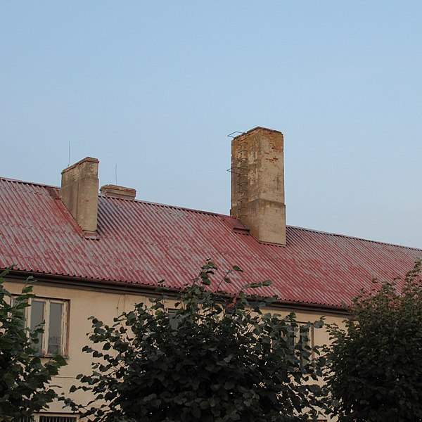 File:Lesna-Podlaska-chimneys-180902.jpg