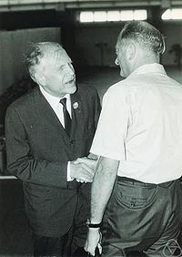 Lev Semyonoviç Pontryagin (solda)