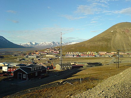 Longyearbyen. Лонгиер Шпицберген. Лонгйир Норвегия. Город Лонгйир. Лонгйирбюен.