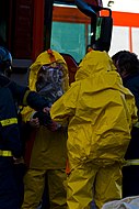 Pakaian hazmat level A standar Amerika Serikat/ Tipe 1 standar Eropa