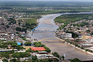 Río Piura in der Stadt Piura