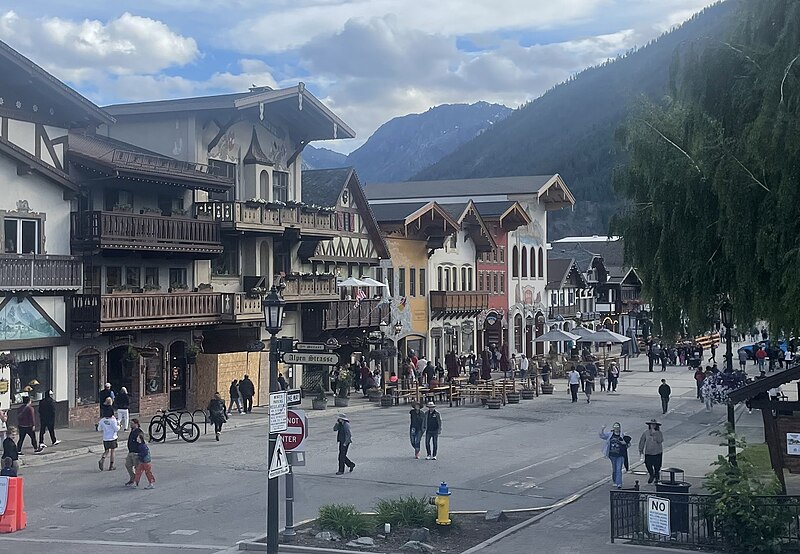 File:Main street in Leavenworth, Washington (2023-06-18) (cropped).jpg