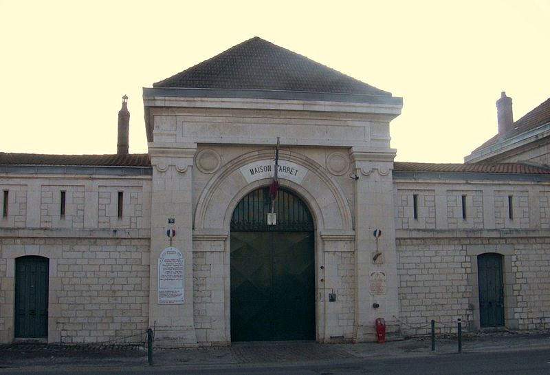 File:Maison d'arrêt de Besançon - façade principale.JPG