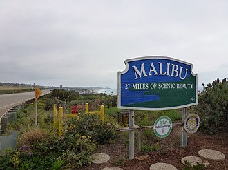 Sign of historical Malibu coast of 27 miles (43 km) from Point Mugu east to Tuna Canyon Malibu, Western Malibu, (Californie).jpeg