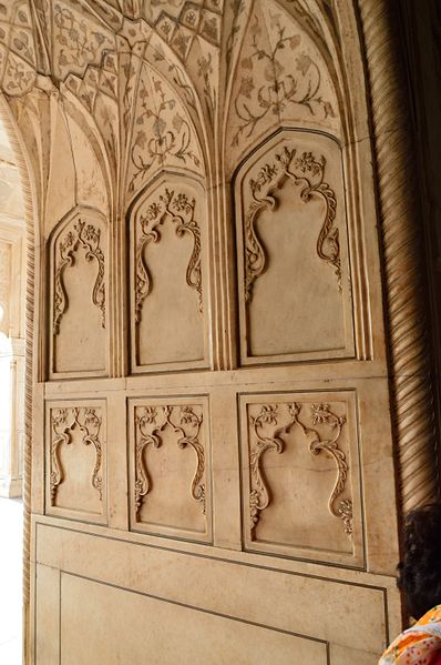 File:Marble Dcoration - Eastern Room - Khas Mahal - Agra Fort - Agra 2014-05-14 4135.JPG