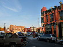 The town square hosts a farmers' market Monday evenings and Saturday mornings.