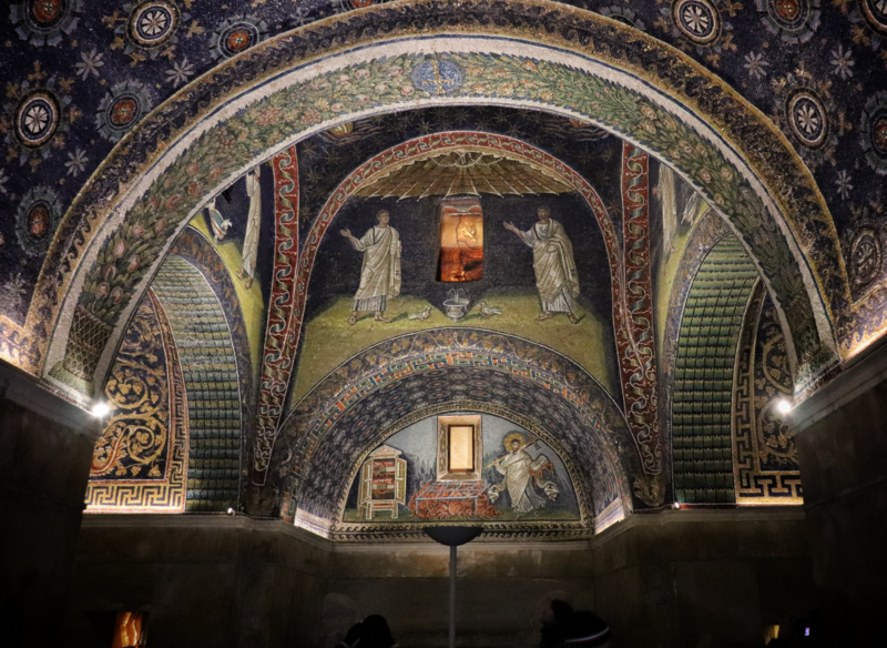 File:Mausoleo di Galla Placidia, Ravenna (interno).png