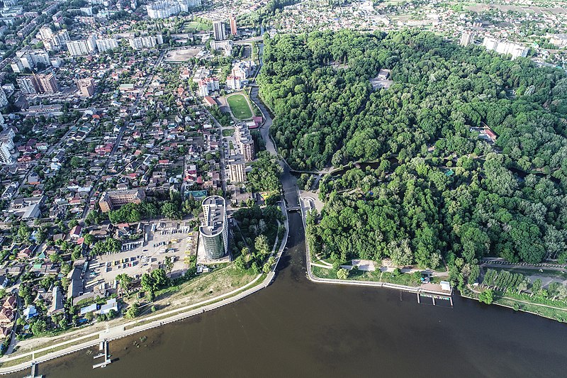 File:Mikhail Chekman Park of Culture and Recreation 001.jpg