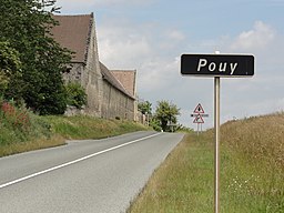 Signalisation du lieu-dit de Pouy, à Mortefontaine, Aisne.