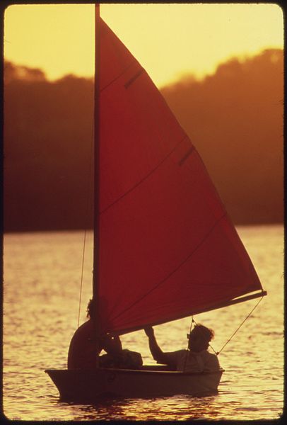 File:NO MOTORS DISTURB THE QUIET OF LAKE CALHOUN - NARA - 551541.jpg