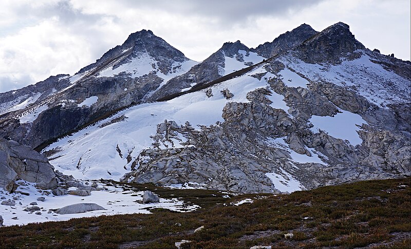 File:Napeequa Peak and Cirque Mountain.jpg