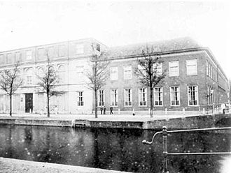 First building, Rapenburg Leiden (1878-1893) Natuurlijkehistorie 1880.jpg