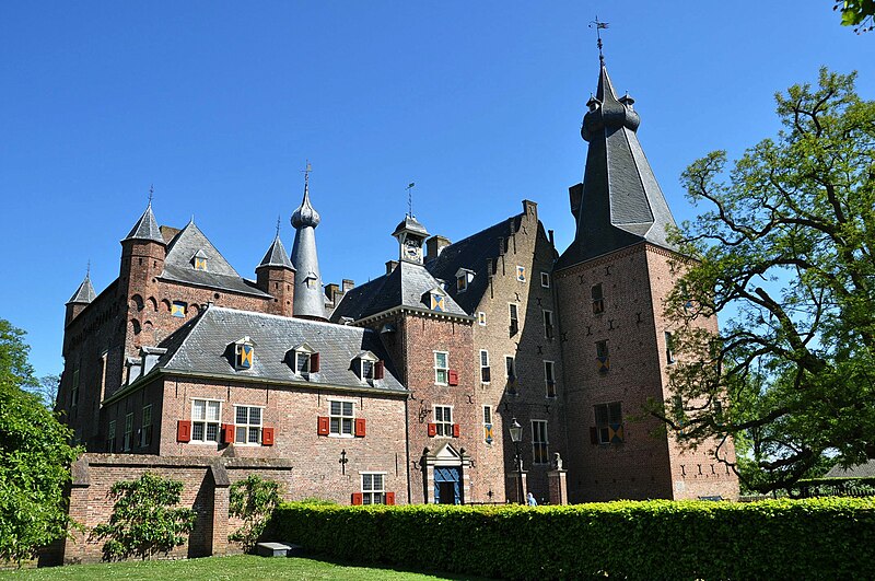 File:Netherlands, Renkum, Castle Doorwerth (4).JPG