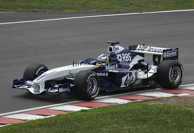 Heidfeld driving the FW27 for Williams at the 2005 Canadian Grand Prix.