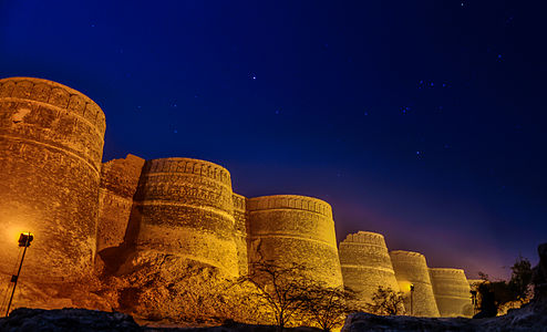 "Night_View_of_Derawar_Fort" by User:Muh.Ashar