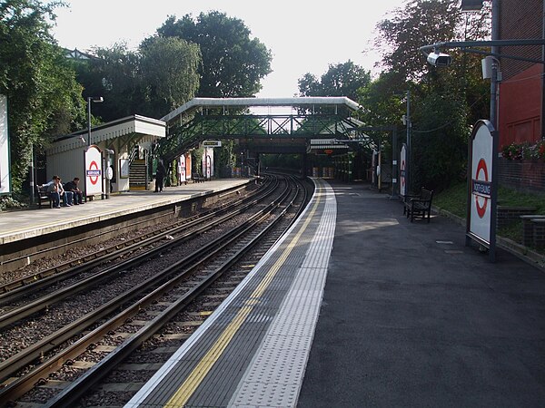 Looking eastbound towards Ealing Common