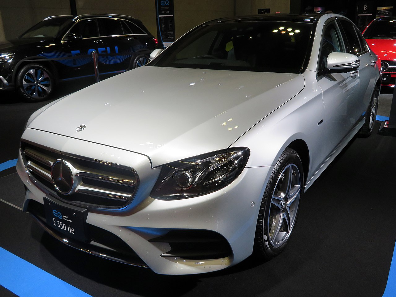 File:Osaka Motor Show     Mercedes Benz E  de