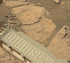 Curiosity near a lot of clay material in "Glen Torridon" (February 10, 2019).